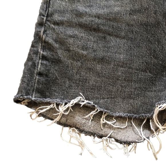 Levi 501 distress jeans shorts small - Picture 4 of 10